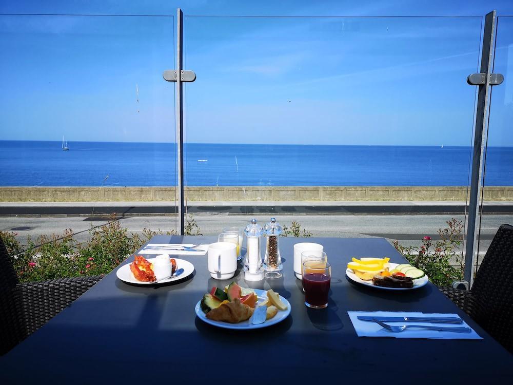 Griffen Spa Hotel รอนเน ภายนอก รูปภาพ