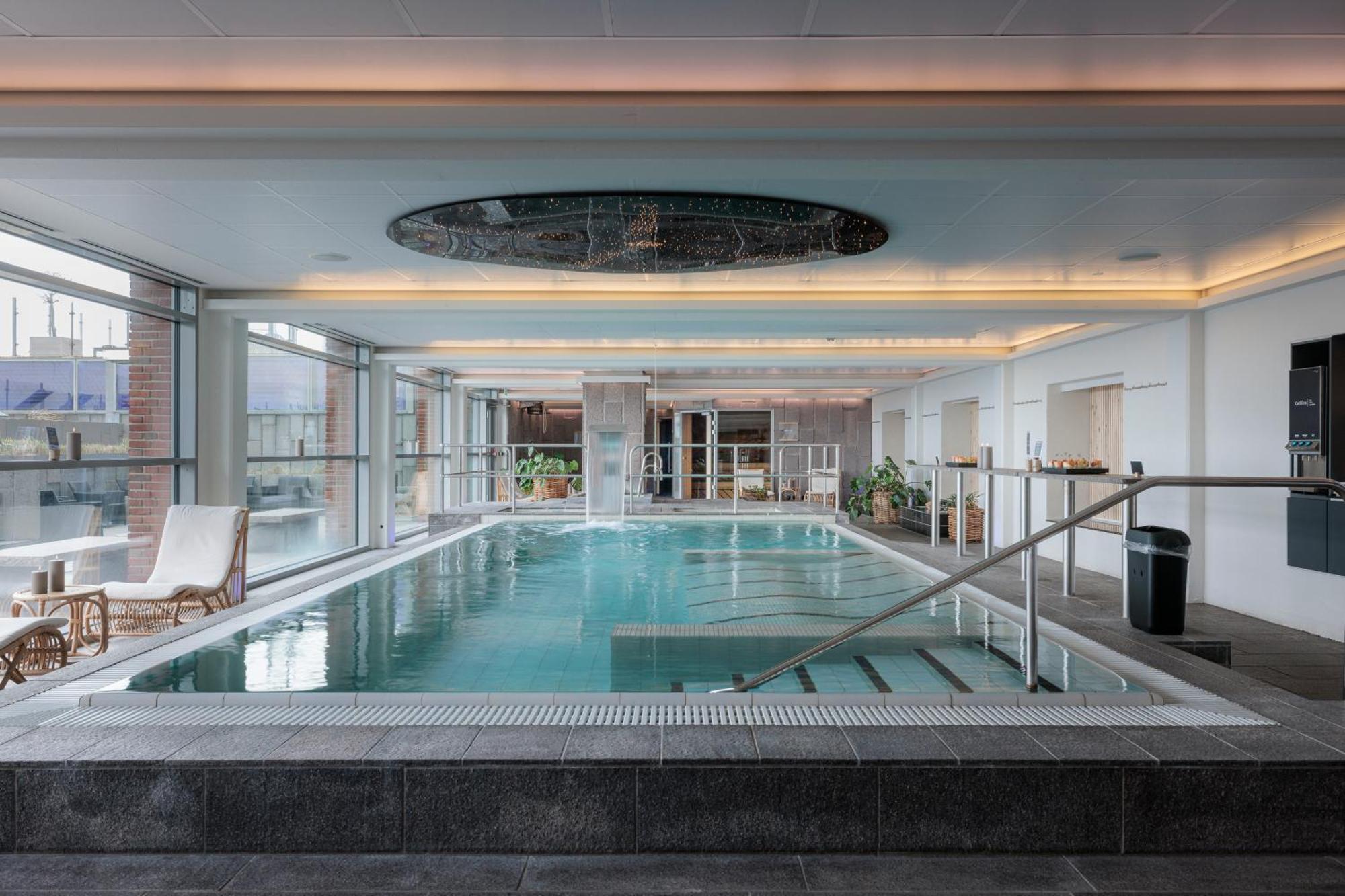 Griffen Spa Hotel รอนเน ภายนอก รูปภาพ