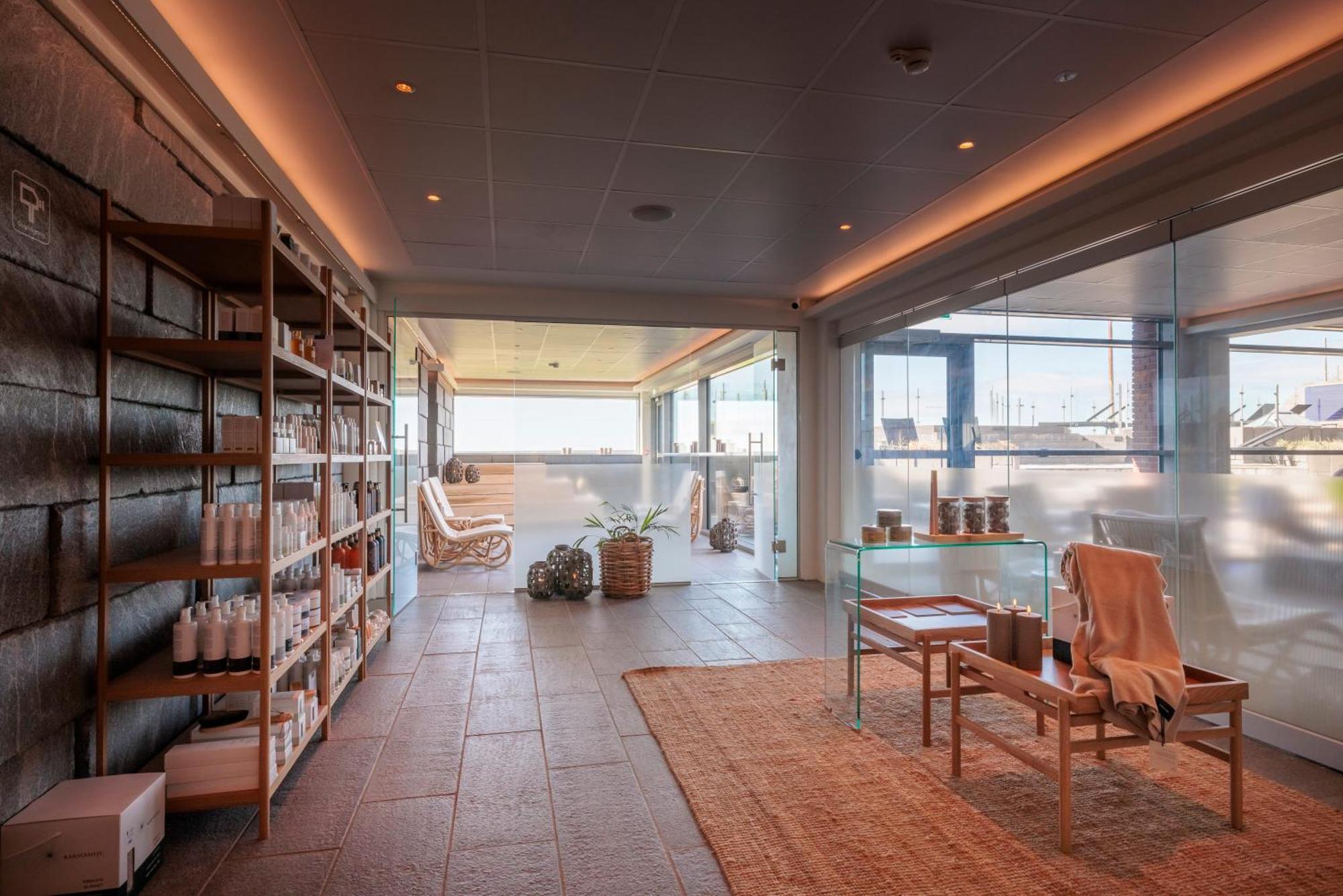 Griffen Spa Hotel รอนเน ภายนอก รูปภาพ