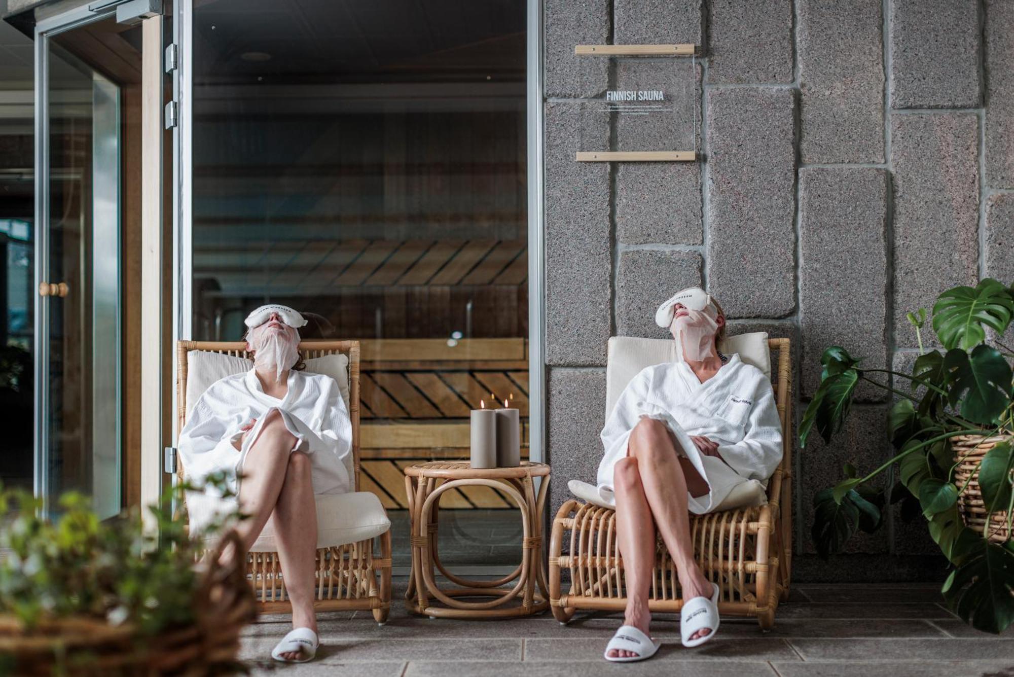 Griffen Spa Hotel รอนเน ภายนอก รูปภาพ