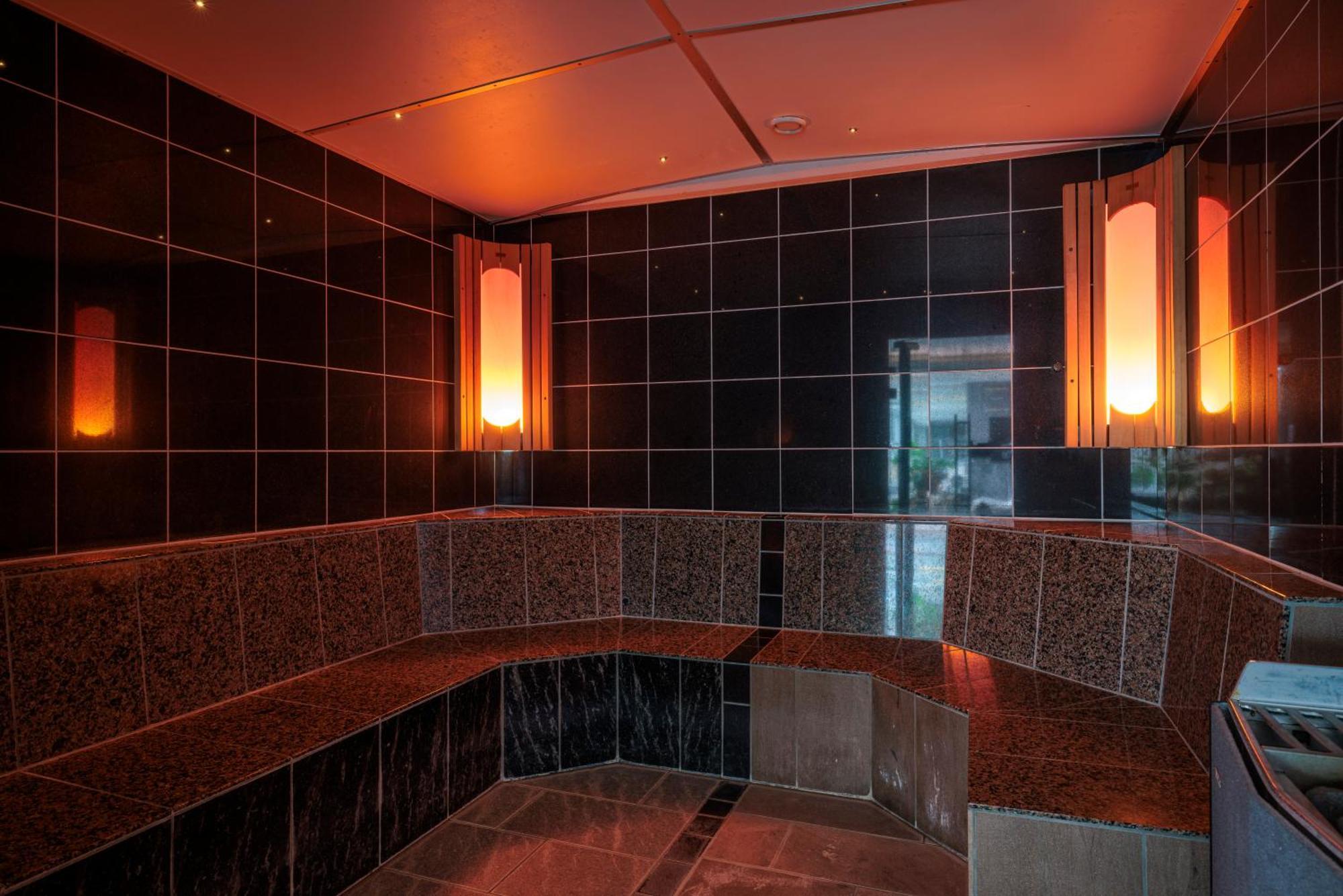 Griffen Spa Hotel รอนเน ภายนอก รูปภาพ
