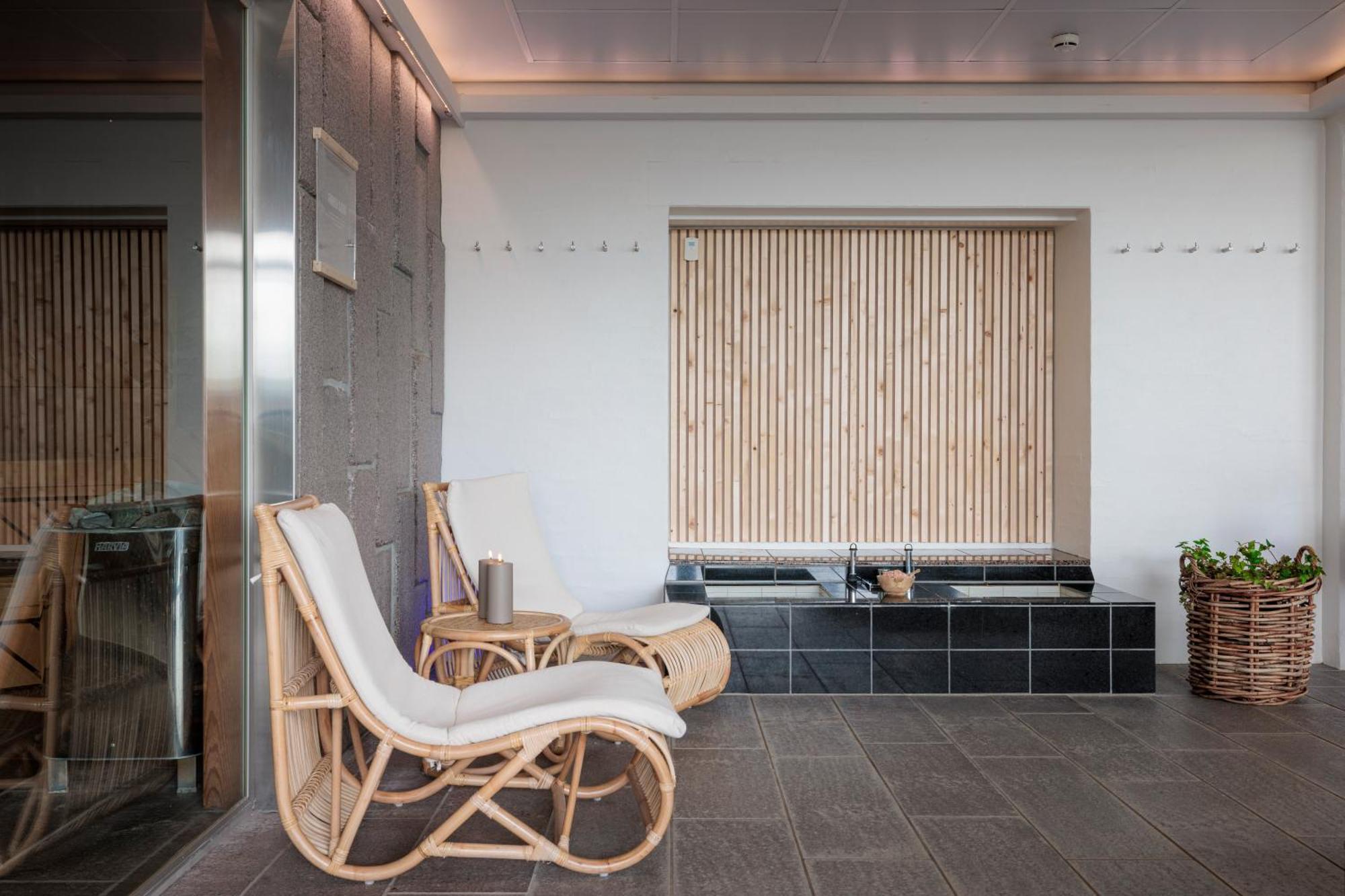 Griffen Spa Hotel รอนเน ภายนอก รูปภาพ